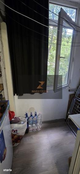 Apartament cu 3 camere semidecomandat în Rogerius