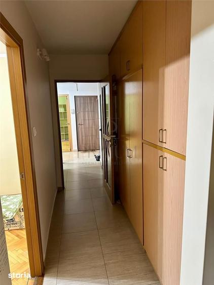 Apartament cu 3 camere decomandat în Lipovei