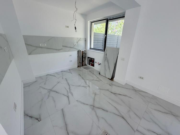 Duplex cu 4 camere cu Canalizare în Metalurgiei