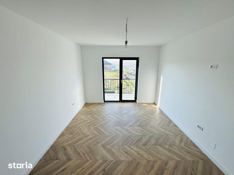 Casă cu 4 camere cu Teren 430 Mp în Bucium