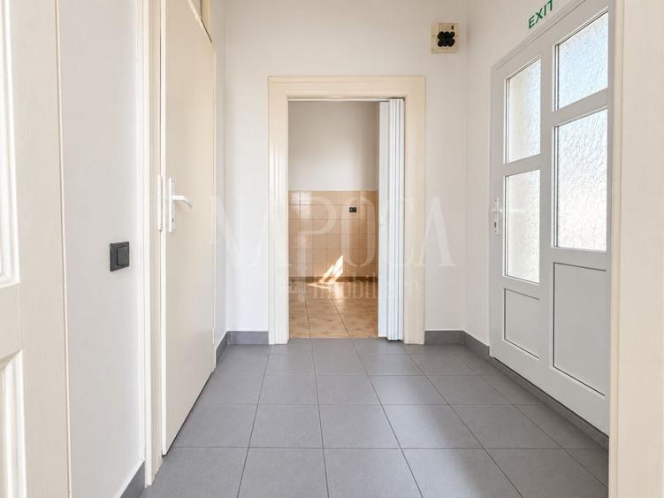 Apartament cu 3 camere semidecomandat în Central