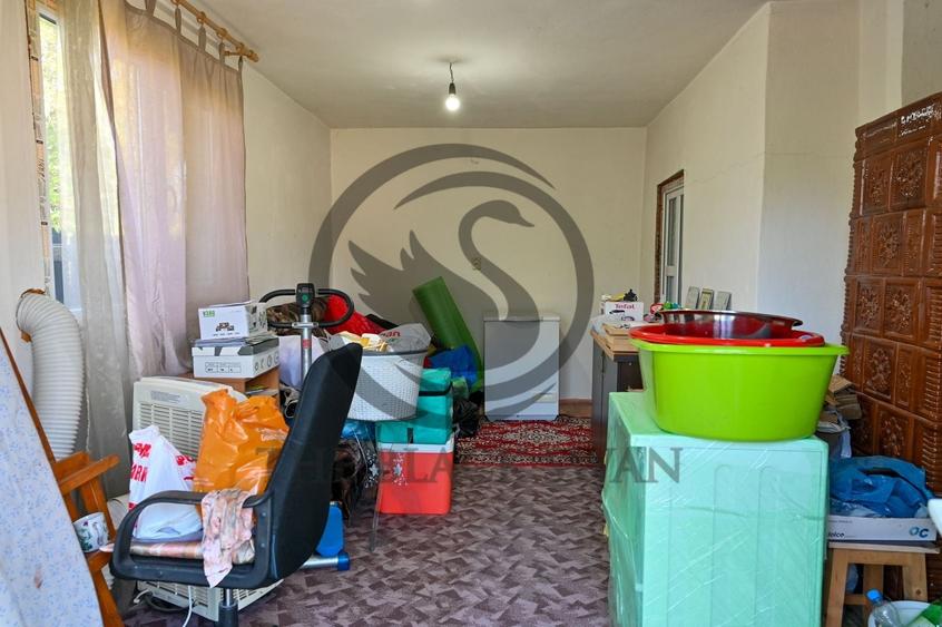 Casă individuală cu 7 camere cu Canalizare în Vest