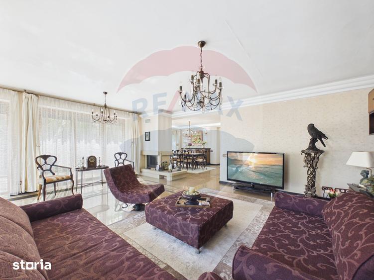 Casă cu 9 camere cu Teren 721 Mp în Crevedia