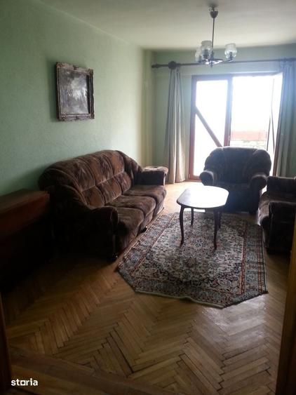Apartament cu 4 camere decomandat în Central
