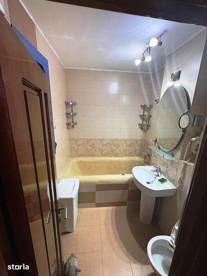 Apartament cu 3 camere decomandat în Păcurari
