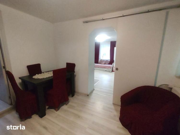 Casă cu 4 camere cu Canalizare în Central