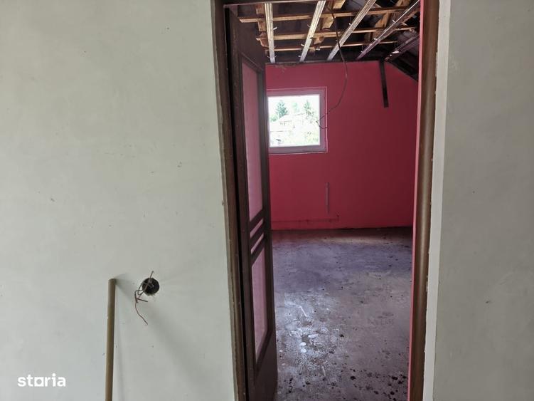 Casă cu 4 camere cu Teren 1100 Mp în Ernei