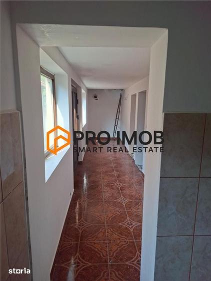 Casă cu 2 camere decomandat cu Teren 1180 Mp în Central