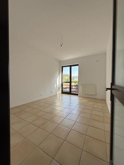 Casă cu 4 camere în Ștefănești