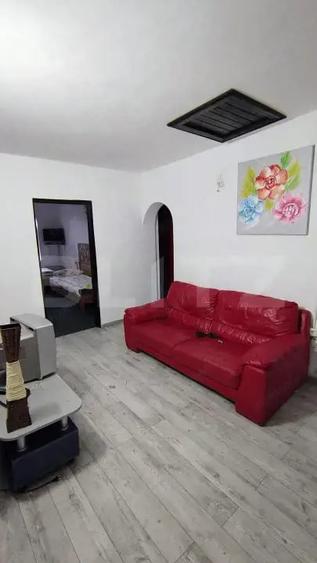Casă cu 11 camere cu Teren 670 Mp în Clăbucet