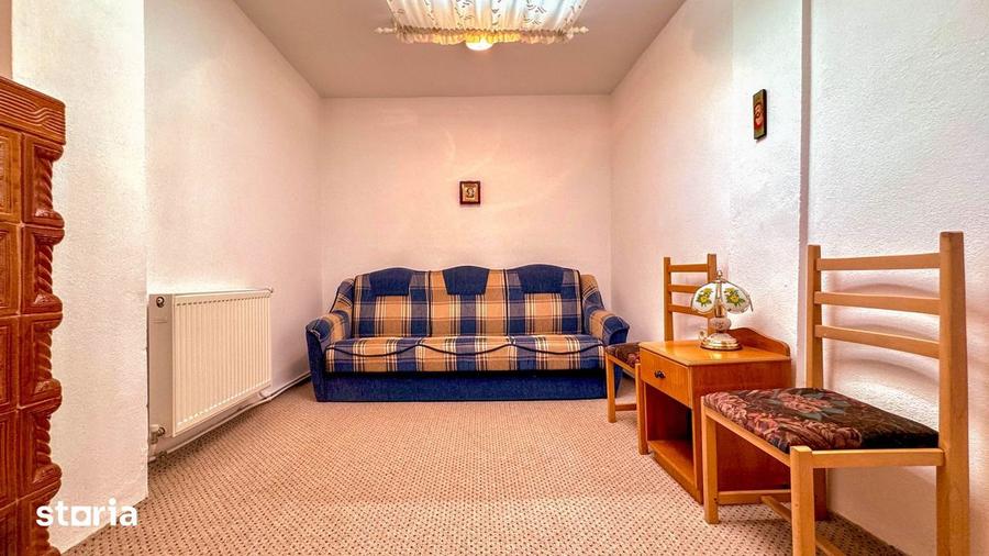 Casă cu 10 camere cu Teren 1422 Mp în Central