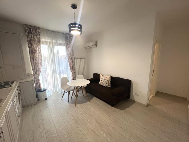 Apartament cu 2 camere decomandat, mobilat în Sud
