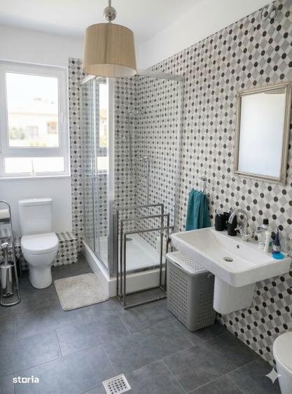 Apartament cu 3 camere, mobilat în Băneasa
