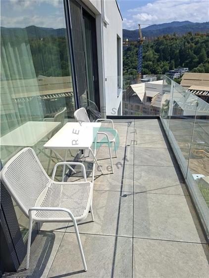 Apartament cu 3 camere decomandat în Drumul Poienii