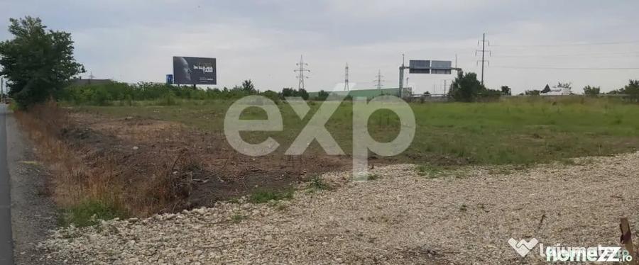 Teren de 4800 mp, în Central