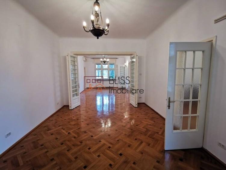 Apartament cu 6 camere semidecomandat în P-ța Dorobanți