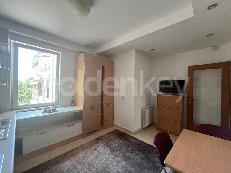 Apartament cu 3 camere decomandat, mobilat în Primăverii