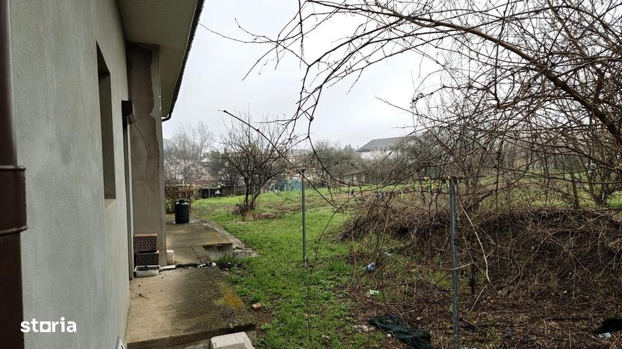 Casă cu 4 camere cu Teren 1856 Mp în Central