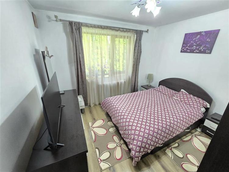 Apartament cu 5 camere decomandat, mobilat în Cug