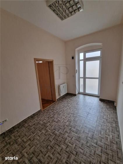 Spațiu comercial, de 50 mp, în P-ța Unirii