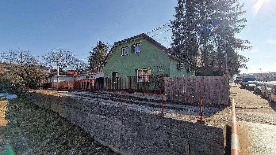Spațiu comercial, de 283 mp, în Petros