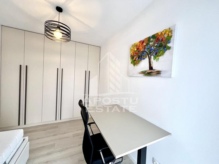 Apartament cu 3 camere semidecomandat, mobilat în Lipovei