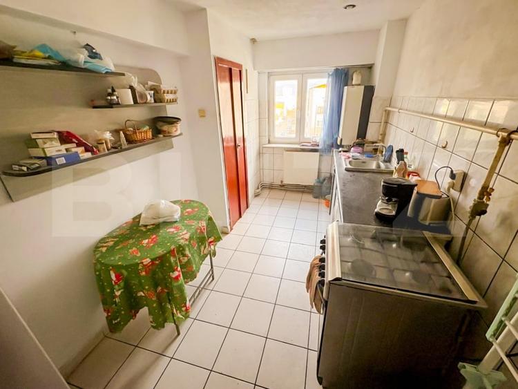 Apartament cu 4 camere, decomandat, zona Decebal - 1