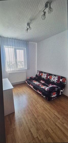 Apartament cu 3 camere semidecomandat în Cumpăna