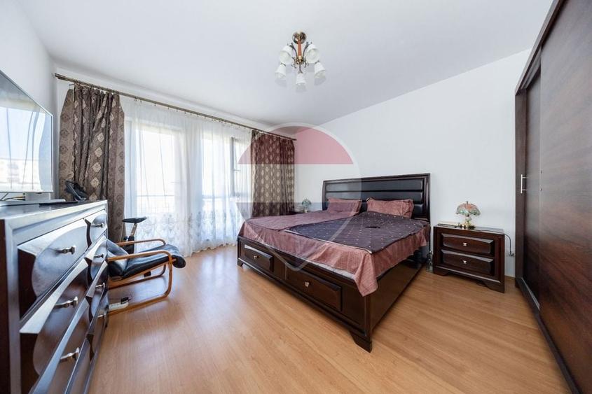 Apartament cu 2 camere decomandat în Tractorul