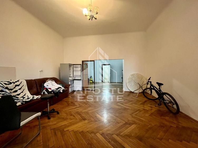 Apartament cu 4 camere decomandat în Traian