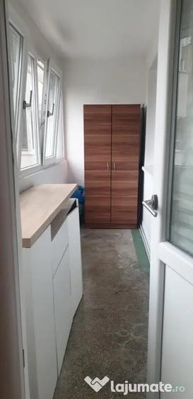 Apartament cu 3 camere semidecomandat în Lujerului