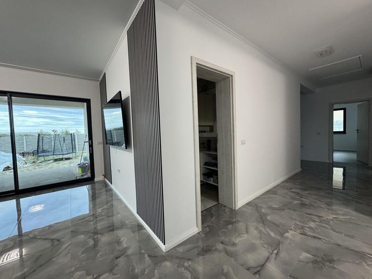 Vand casa cu 5 camere si 3 bai in Sacalaz la 6 km de Iulius Mall - 5