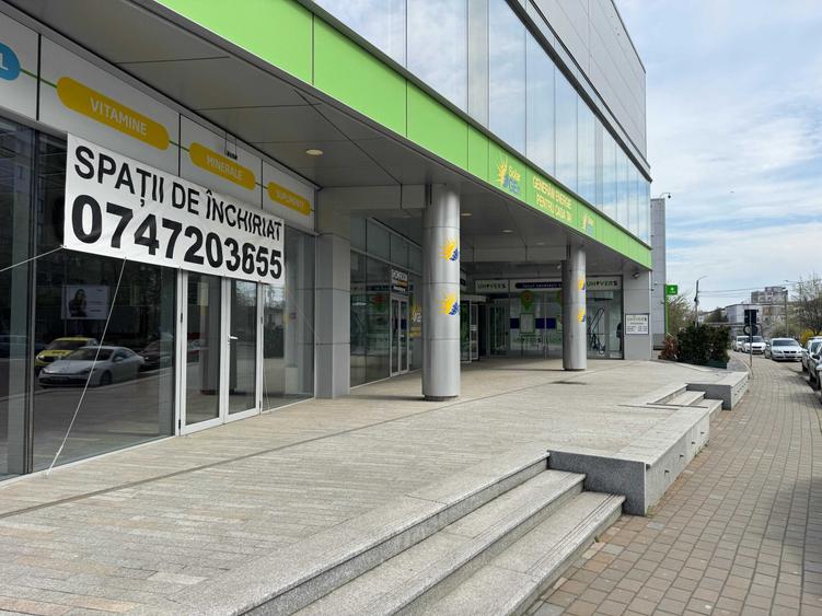 Spațiu comercial, de 85 mp, în Central