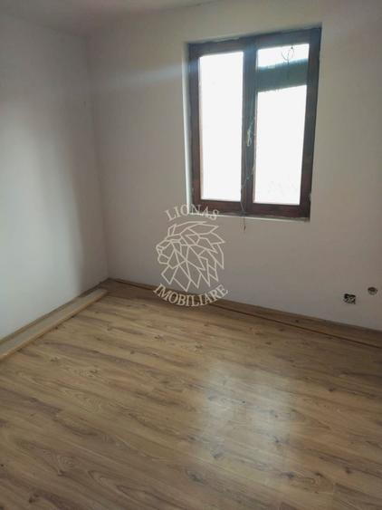 Casă individuală cu 3 camere cu Canalizare în Sud