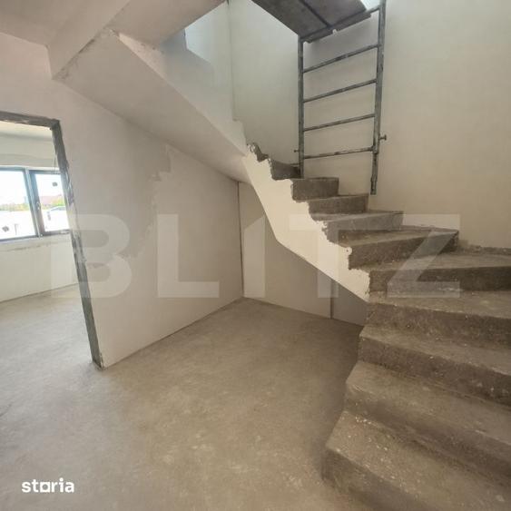Casă cu 5 camere cu Teren 329 Mp în Cârcea