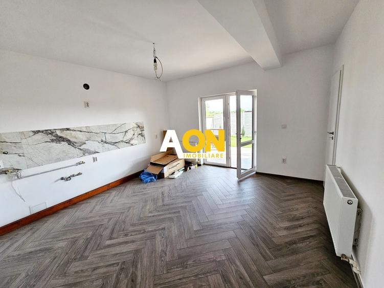 Duplex cu 4 camere cu Canalizare în Sud