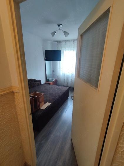 Apartament cu 2 camere semidecomandat în 9 Mai