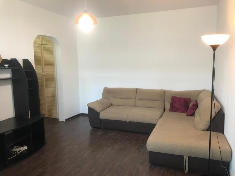 Apartament cu 2 camere semidecomandat în 1 Mai