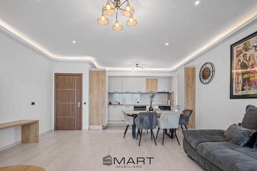 Apartament cu 4 camere decomandat în Tractorul