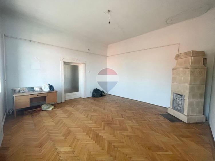 Casă individuală cu 3 camere cu Teren 140 Mp în Central