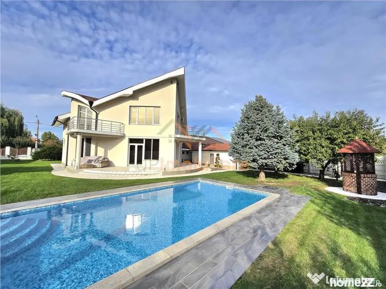 Casă cu 6 camere cu Piscina în Sânmartin