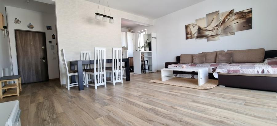 Apartament cu 3 camere decomandat în Dumbrăvița