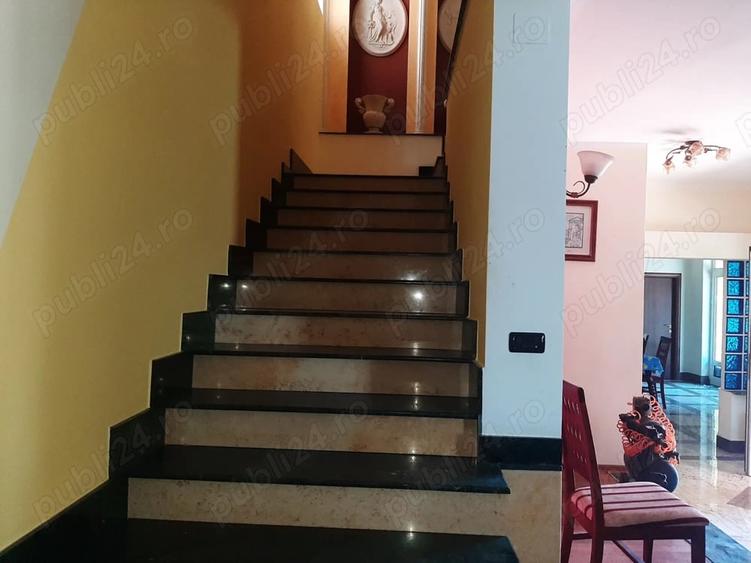 Casă cu 6 camere cu Teren 200 Mp în Central