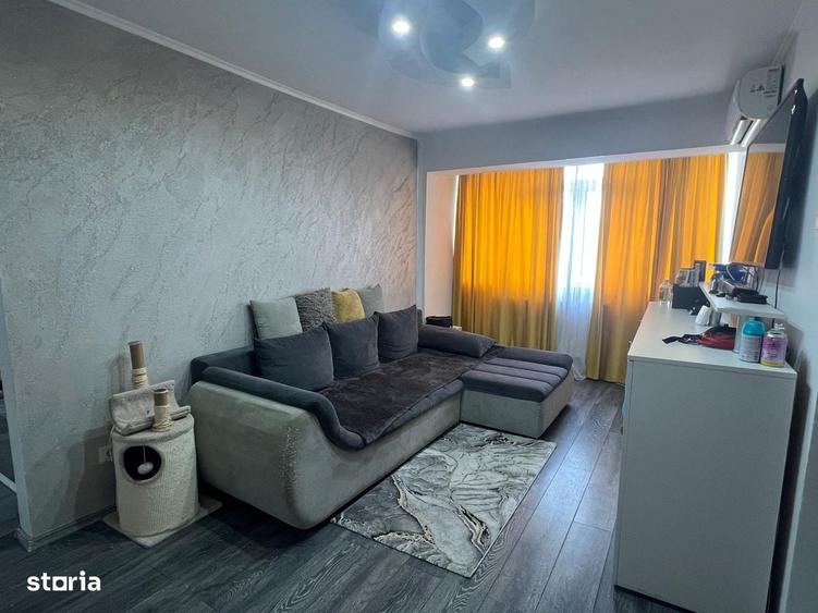 Apartament cu 3 camere semidecomandat în Micro 40
