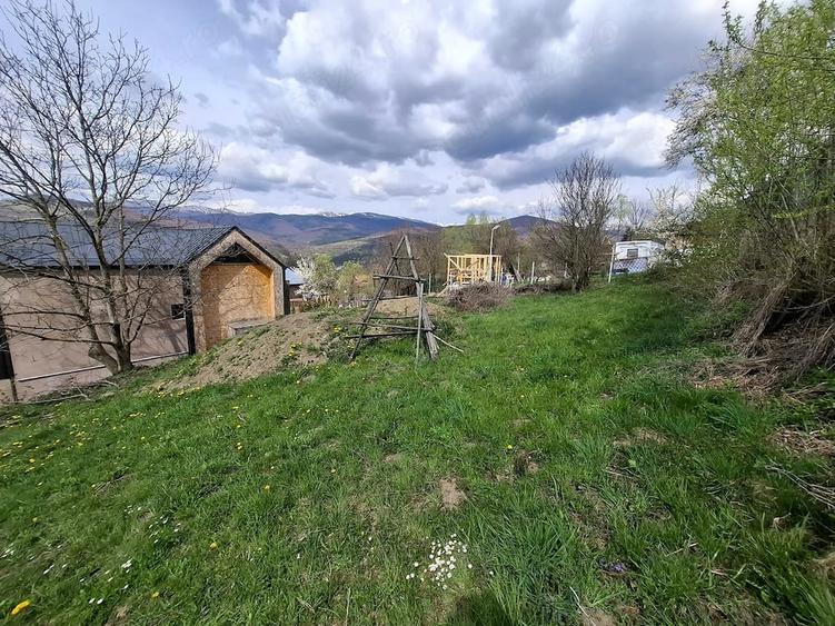 Teren de 500 mp, în Valea Doftanei