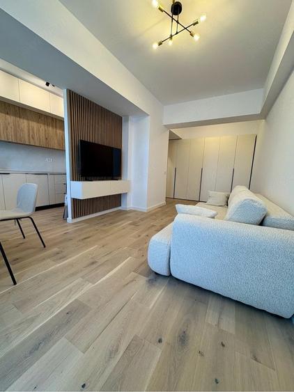 Apartament cu 2 camere semidecomandat, mobilat în Pipera