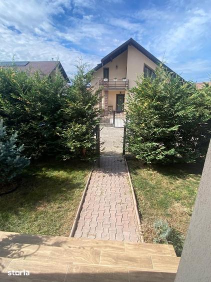 Casă cu 3 camere cu Teren 460 Mp în Doicești