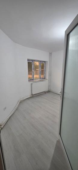 Vand apartament 2 camere Navodari - 8