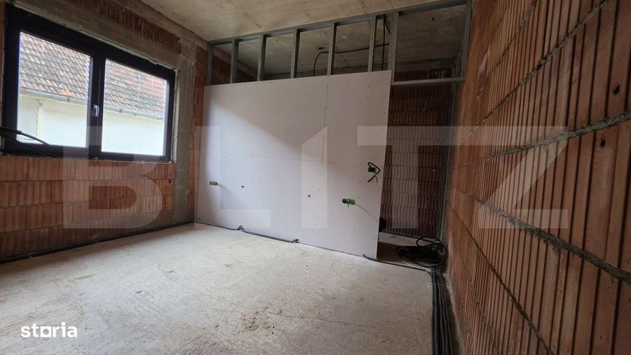Casă cu 4 camere cu Teren 1330 Mp în Urseni