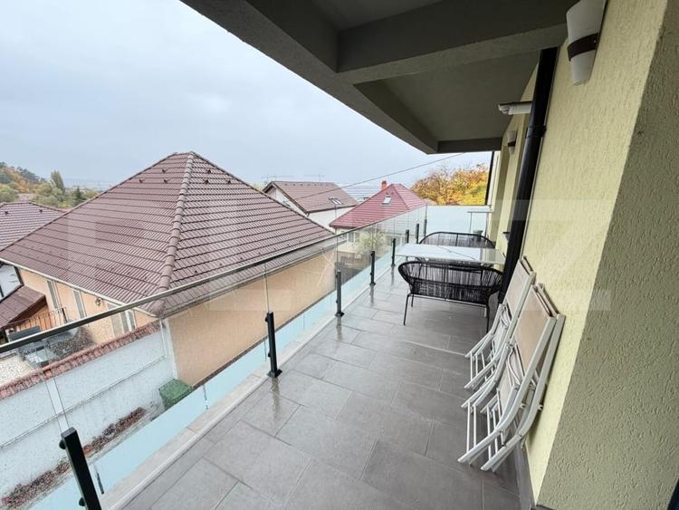 Apartament cu 3 camere decomandat, mobilat în Bartolomeu